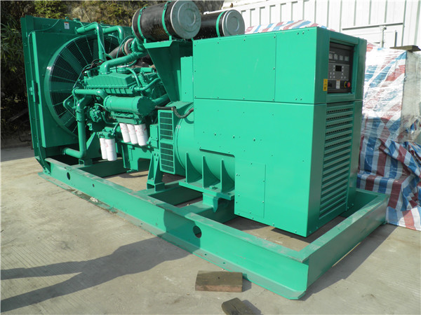 阜平出租发电机 发电机组厂家：柴油发电机组的控制屏的作用是什么？