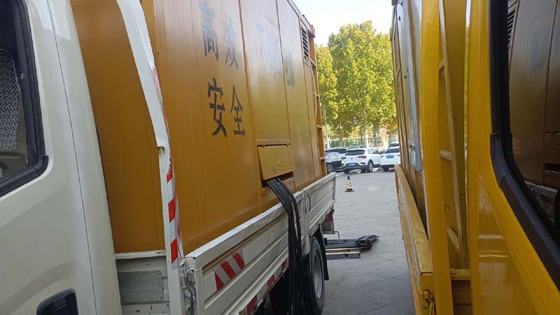 阜平如何判断柴油发电机组和UPS电源的切换时间是否符合要求？