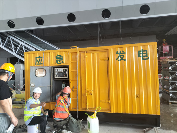 阜平怎样判断空气滤清器是否需要更换？
